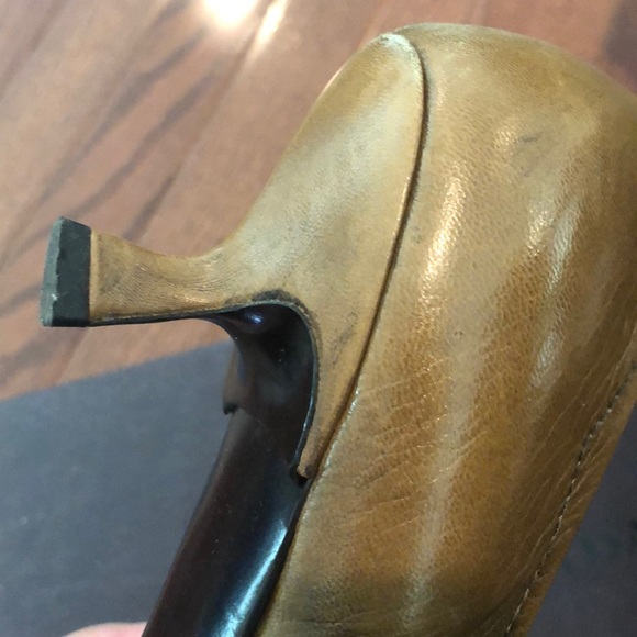 Prada Shoes - Picture 6 of 7